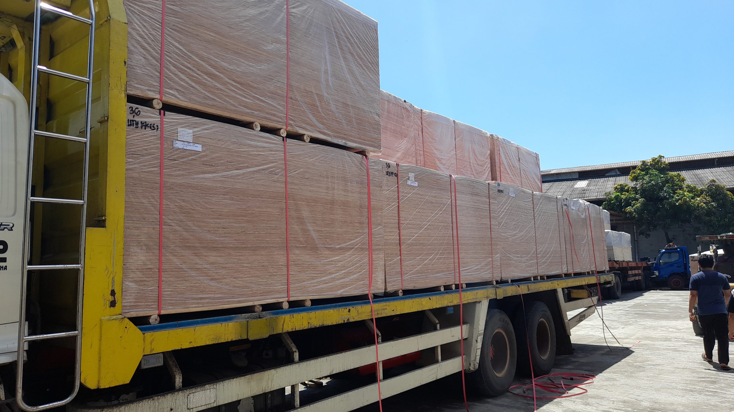 Jual tripleks termurah komoditi ekspor ,PT. Dwi Jaya Swasa, wa 082310563855.